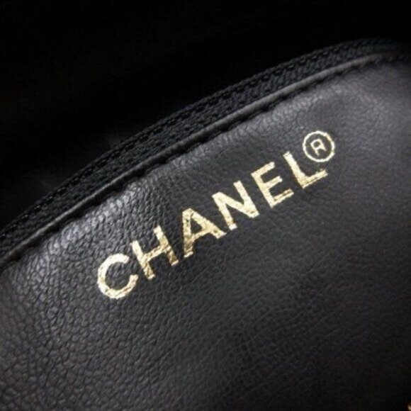 Authentic CHANEL CC Patent Leather Clutch Cosmetic Makeup Case Pouch Black Bag - Picture 7 of 11